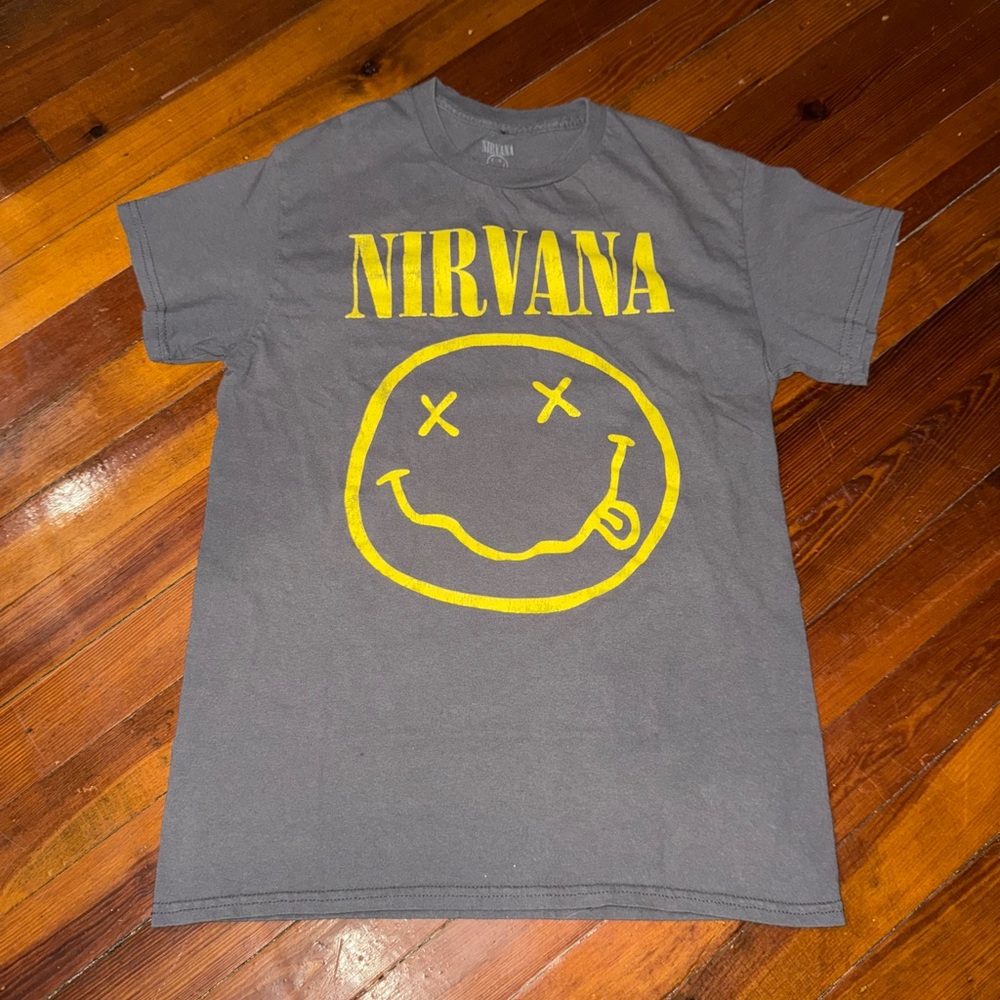 NIRVANA Gray and Yellow Smiley Face Short Sleeve Tee